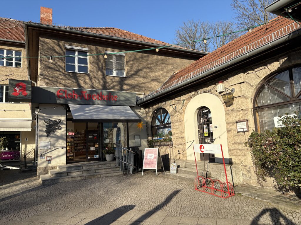 Filiale der Elch-Apotheke von Außen